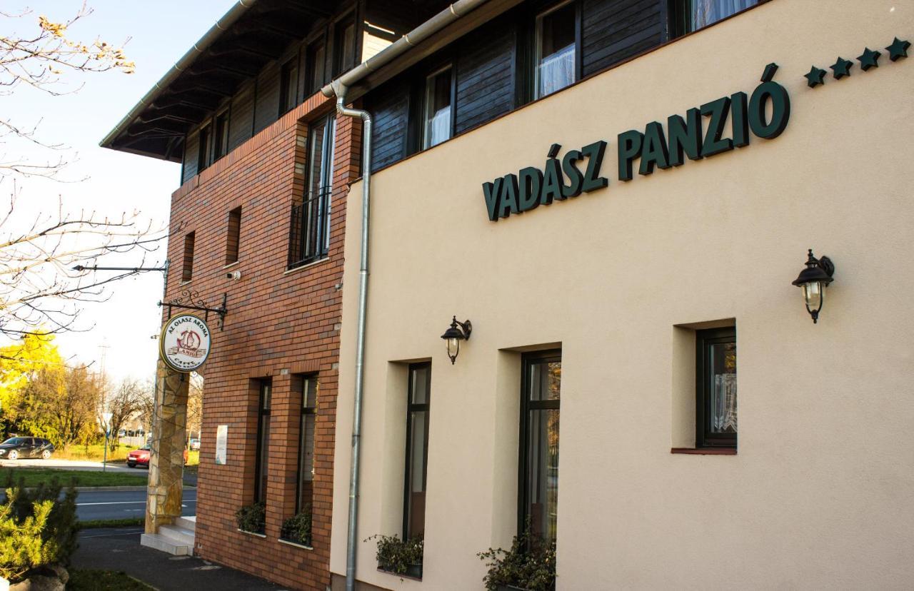 Vadasz Panzio Es Etterem Szombathely Exterior foto
